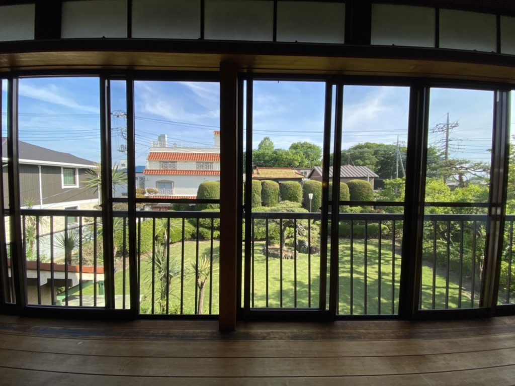 2階席から見える中庭